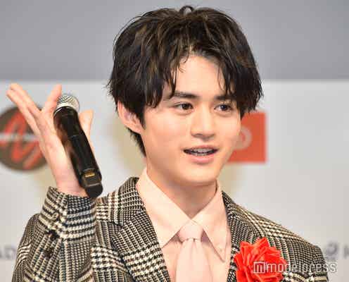 「silent」鈴鹿央士、川口春奈との舞台裏 手話での“やりとり”再現<第28回AMDアワード>