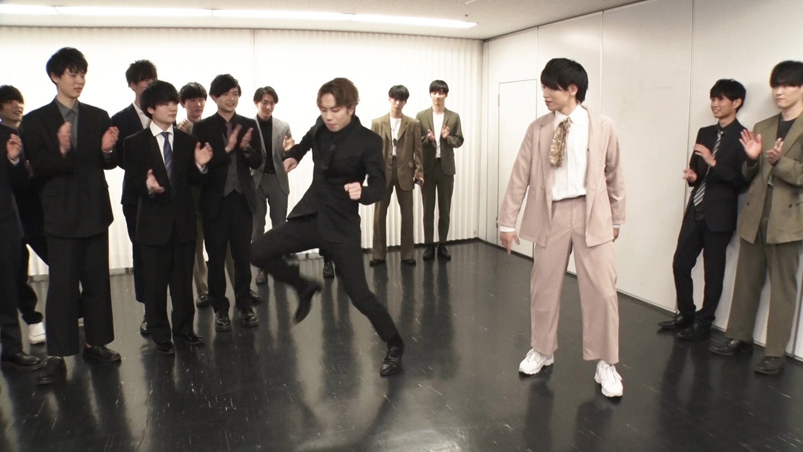 「MR OF MR CAMPUS CONTEST 2020」ファイナリスト＆NON STYLE（提供写真）