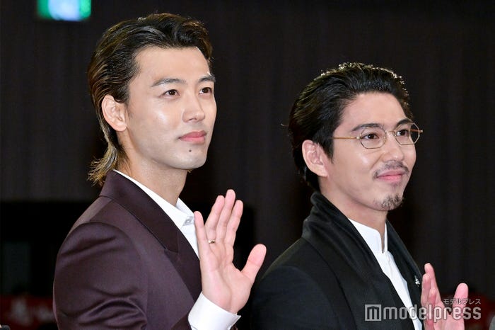 竹内涼真、賀来賢人(C)モデルプレス