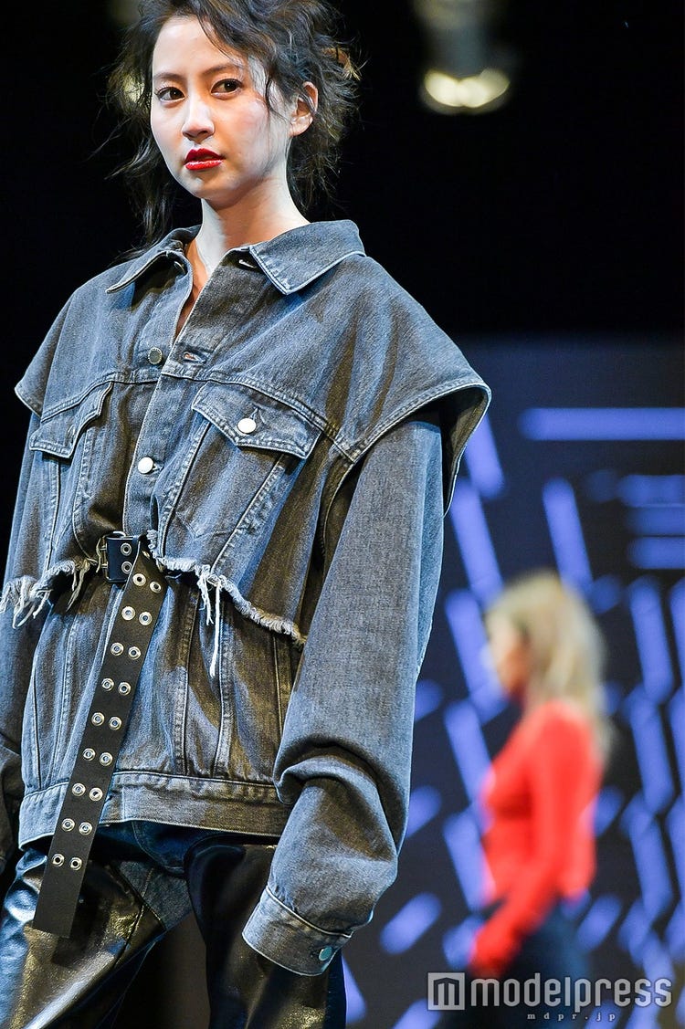 画像4 10 河北麻友子 初台湾で圧倒的存在感 ボーイな着こなしがカッコイイ Asia Fashion Award 17 モデルプレス 画像4 10 河北麻友子 初台湾で圧倒的存在感 ボーイな着こなしがカッコイイ Asia Fashion Award 17 モデルプレス