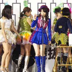 柏木由紀／「AKB48 2013真夏のドームツアー～まだまだ、やらなきゃいけないことがある～」福岡公演1日目より（C）AKS