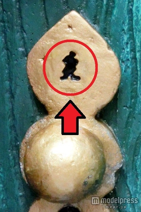 鍵穴が隠れミッキー