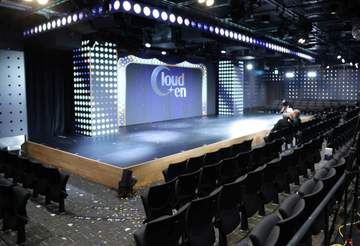 Cloud ten THEATERはNY舞台がコンセプト！最前列まで約1メートルに福嶋涼斗「本当に近いのが一番の強み」