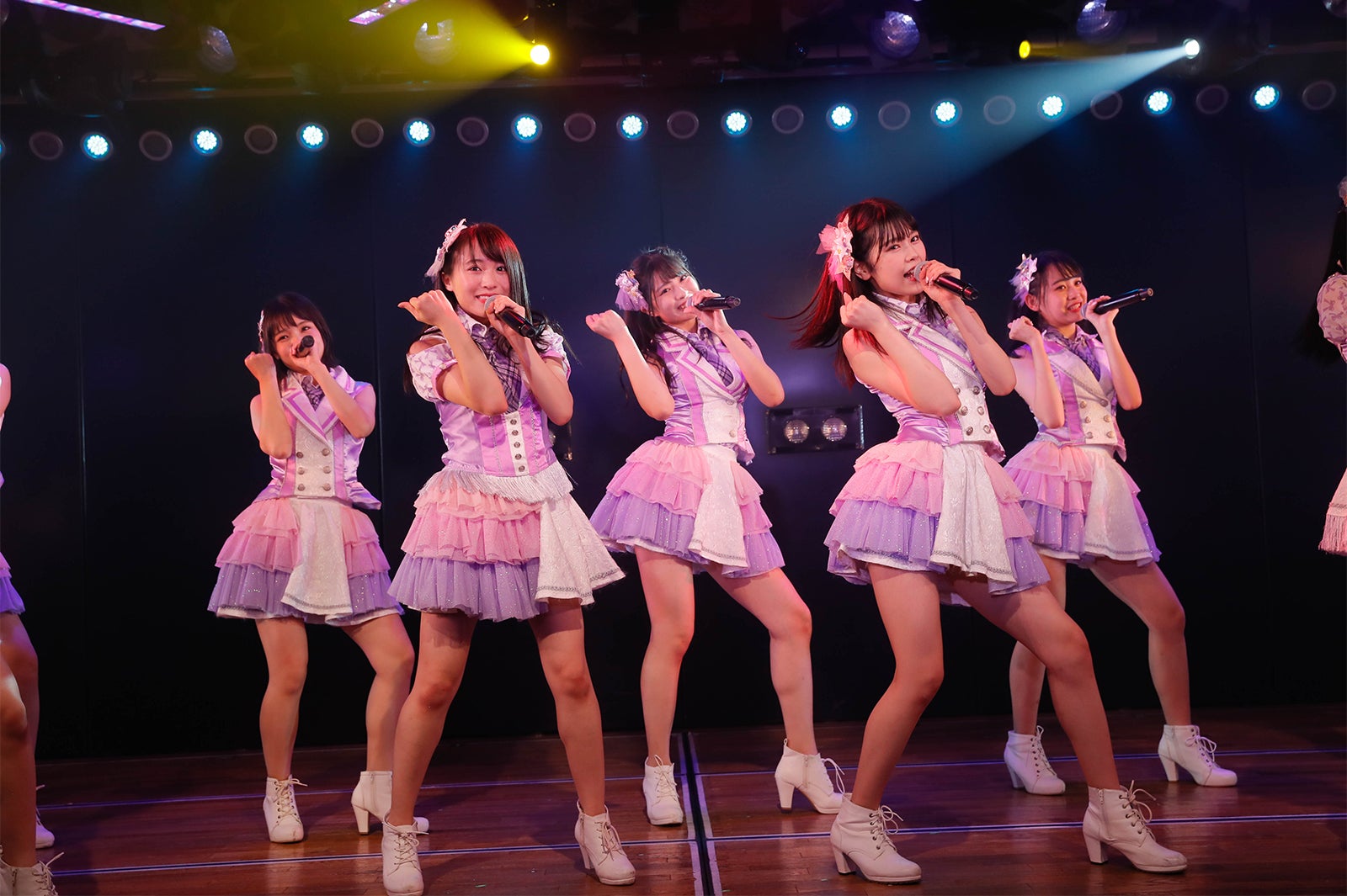 高橋彩音、坂口渚沙、行天優莉奈、吉川七瀬、横山結衣／AKB48チーム8「その雫は、未来へと繋がる虹になる。」公演（C）AKS