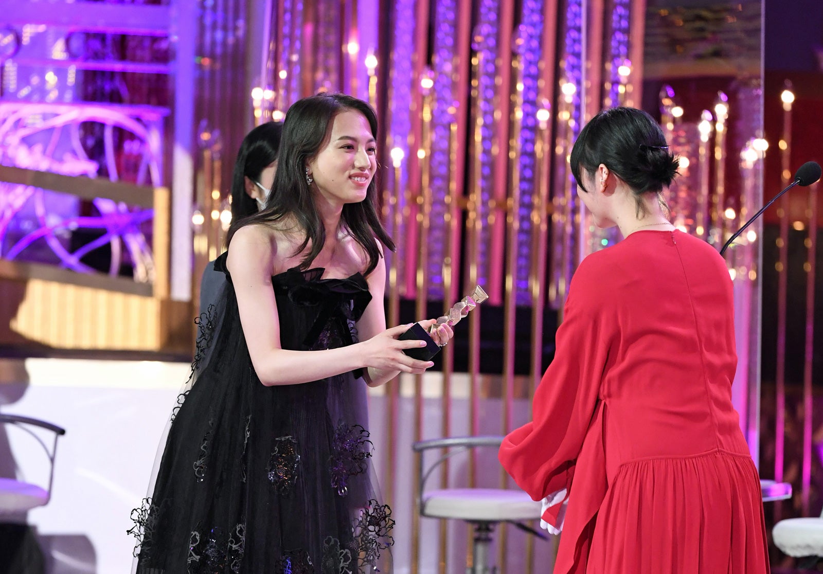 清原果耶、黒木華（C）東京写真記者協会