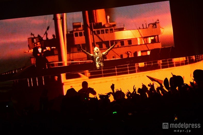 「My heart will go on」を披露したスティーヴ・アオキ