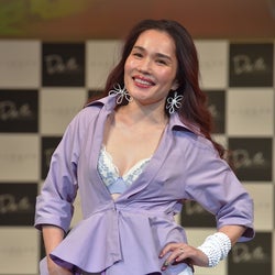 ワコールのインナーウェアブランド「デイト.」 新商品発表会でランウェイに平野ノラ登場