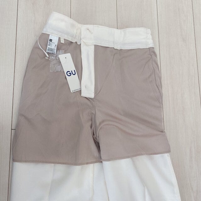 GUセンタープレスストレートパンツ　内側