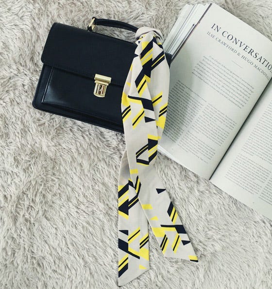 マルチカラーユニークパターンタイスカーフ・全4色「DHOLIC」1,814円(税込)/画像提供:DHOLIC