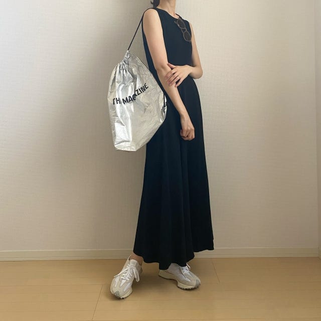 黒　ワンピース　シルバー　ポイント