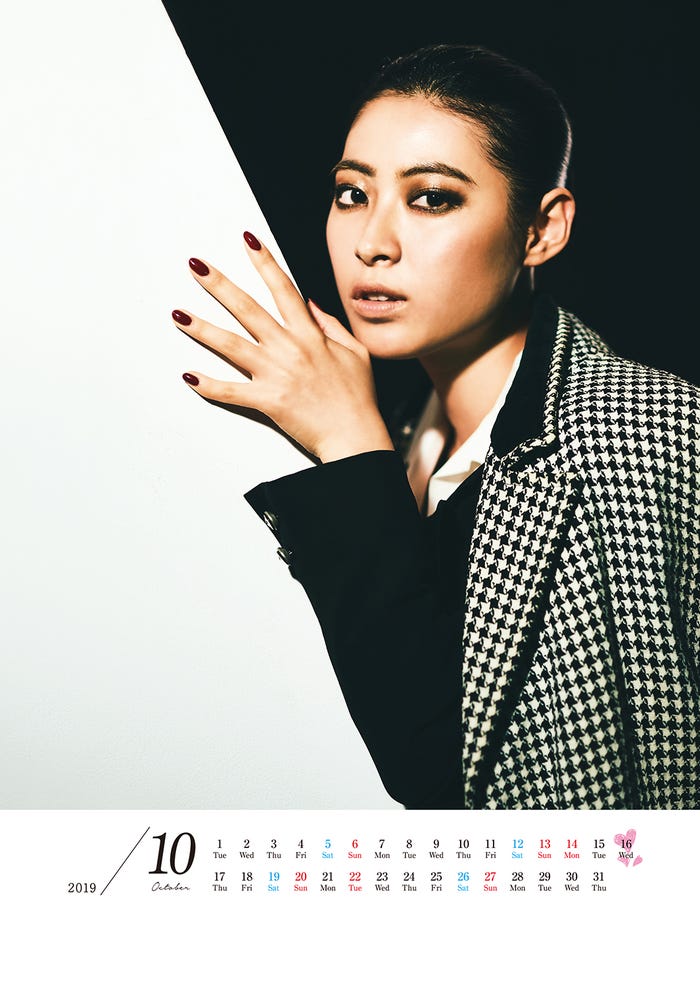 『瀧本美織カレンダー2019.4-2020.3』お気に入りページ(10月)(C)SDP