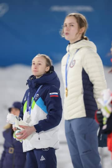 ジャンプ女子 スロベニアの絶対エース ニカ・プレブツまさか銀メダル大号泣「プレッシャー多すぎたかも…順応できなかった」