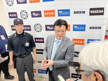 東京六大学野球 球審がヘルメット着用 プロでの事故受け 内藤事務局長「不安になって今後に影響したらいけない」