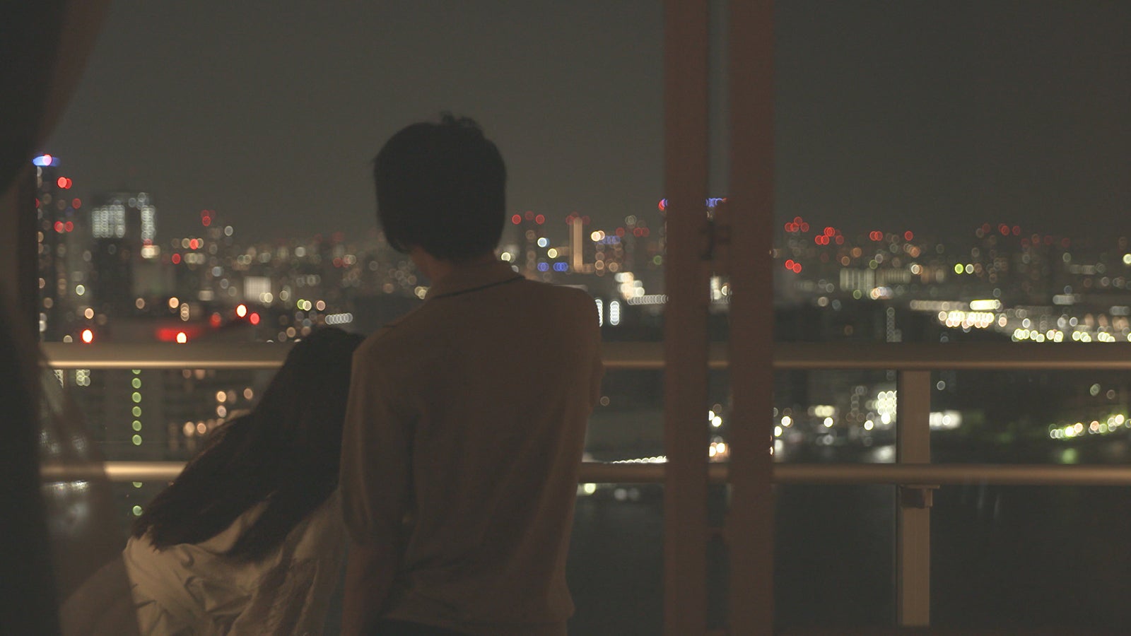 ロン・モンロウ、犬飼貴丈「ダブルベッド」day1（C）TBS／イースト・エンタテインメント