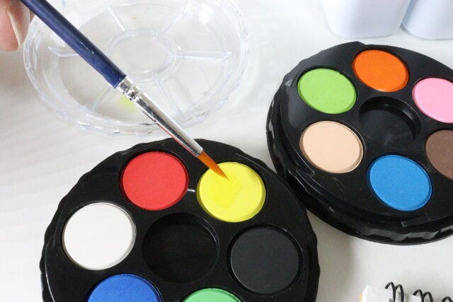 ダイソー 持ち運べる絵の具(12色セット) セット内容 ダイソー 持ち運べる絵の具(12色セット) セット内容