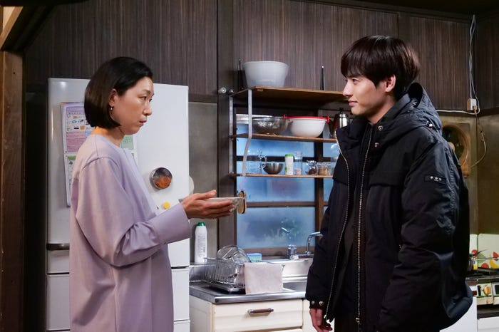 江口のりこ、赤楚衛二 「SUPER RICH」第9話より(C)フジテレビ