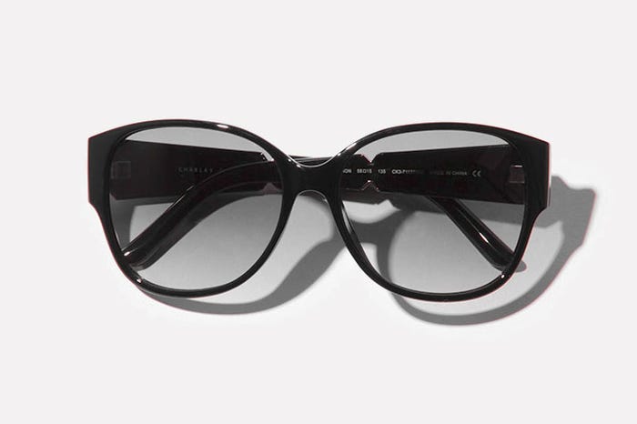 バタフライフレームサングラス「CHARLES & KEITH」7,452円(税込)/画像提供:CHARLES & KEITH OFFICIAL ONLINE STORE
