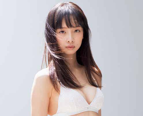 華村あすか、純白ビキニで美バストちらり 新プロジェクト始動