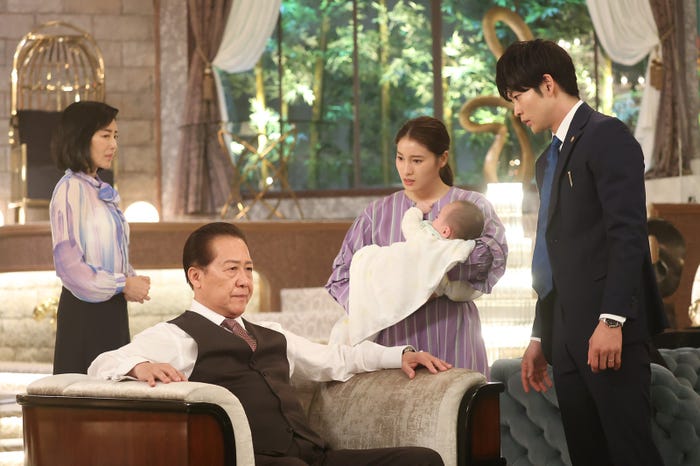 木村多江、石橋凌、土屋太鳳、松下洸平/「やんごとなき一族」第10話より(C)フジテレビ