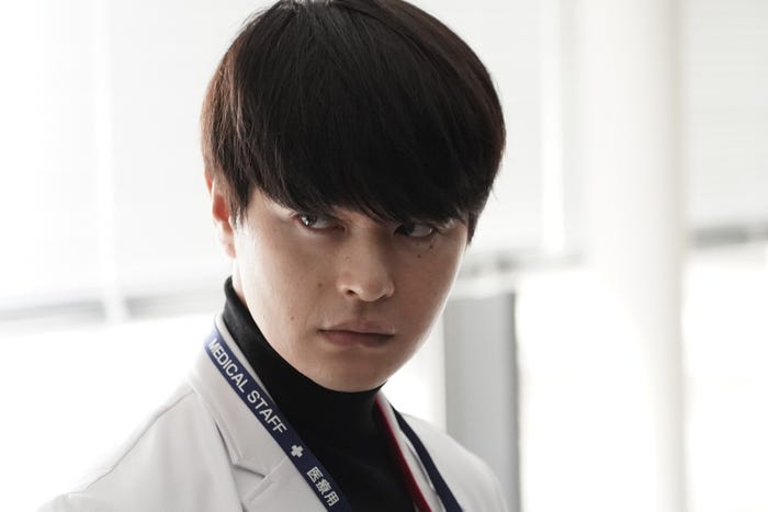 瀬戸康史「院内警察」第5話より(C)フジテレビ/共同テレビ