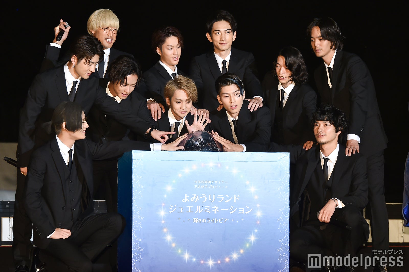 （前列左から）塩野瑛久、川村壱馬、吉野北人、長谷川慎、清原翔（後列左から）佐野玲於、関口メンディー、藤原樹、町田啓太、こだまたいち、遠藤史也（C）モデルプレス