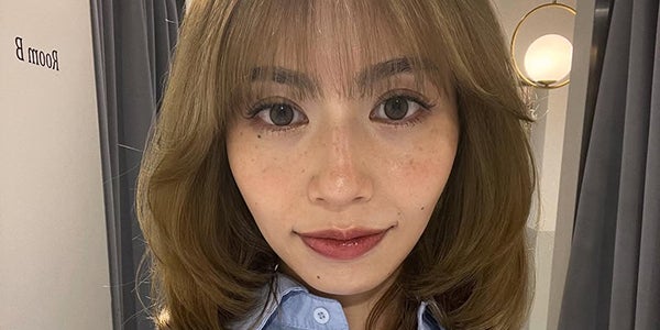 女性芸人の黒レース衣装ショットが話題に メンバーも衝撃「君はどこへ