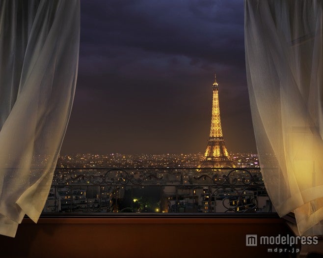 センシュアル～エッフェル塔を望む真夜中の魅惑的なパリをイメージ…