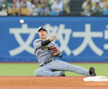 阪神・小幡が窮地しのぐビッグプレー！「才木投手も驚いていた」解説者も大絶賛の超美技