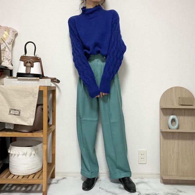 しまむら　ニット　ブルー　カラーコーデ