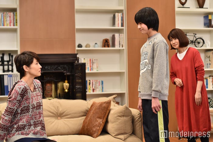 水野美紀、高田彪我、風吹ジュン/「家族ノカタチ」第7話場面カット/画像提供:TBS