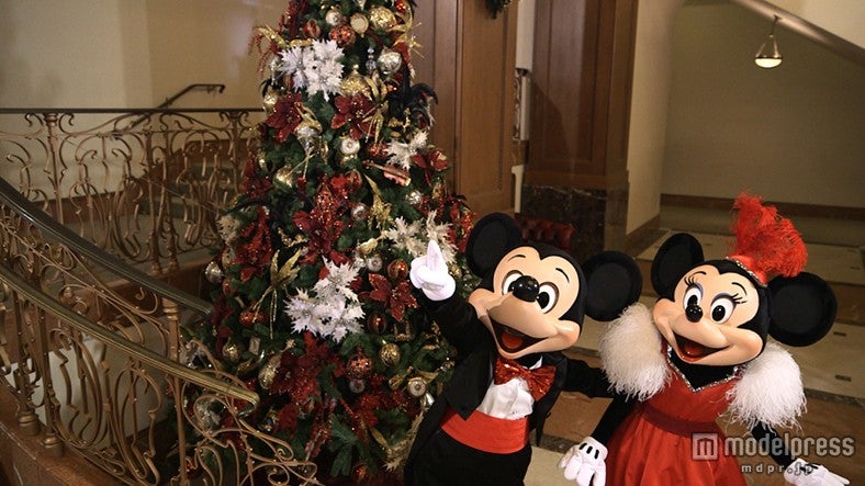 ミッキー＆ミニーからのクリスマスプレゼント　迫力あるダンスを披露