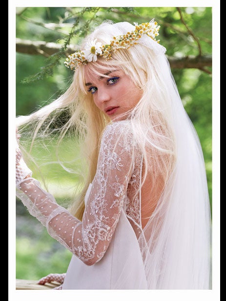 ミランダ・カー Photo by SEBASTIAN FAENA(V MAGAZINE)