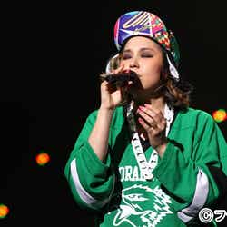 ストリート系のクールなファッションで登場した、AI/「めざまし LIVE ISLAND TOUR 2013 supported by コカ・コーラ」