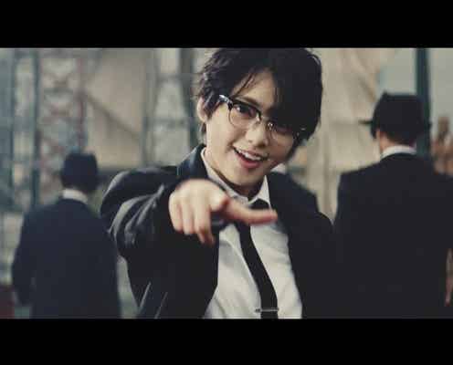 欅坂46、弾ける笑顔でイメージ一新 黒スーツでのダンスにも注目