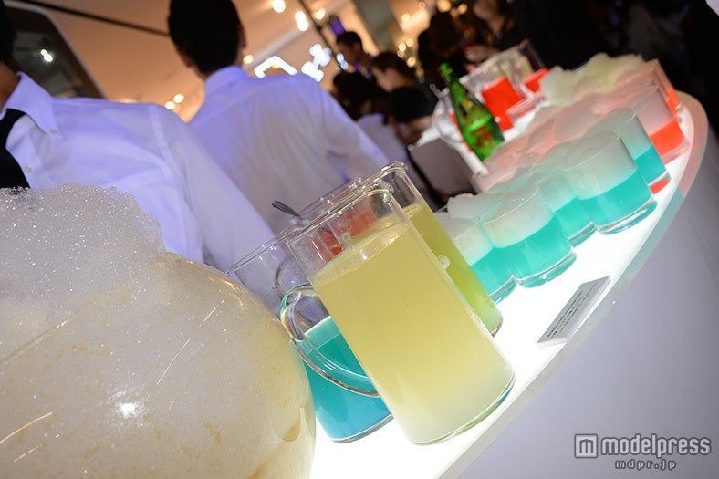 H＆M新宿店で行われたリニューアルオープン記念パーティーの様子