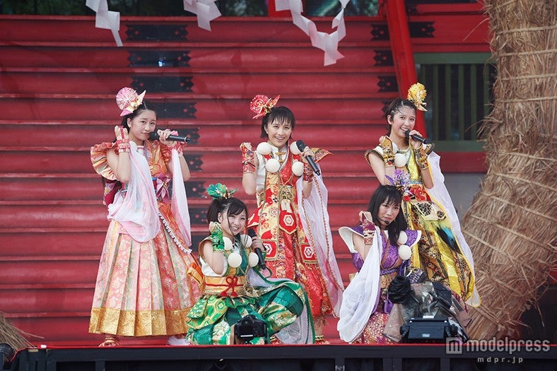 ももクロ、サプライズ発表にファン歓喜 高城れにの“大好きな人”も駆けつける