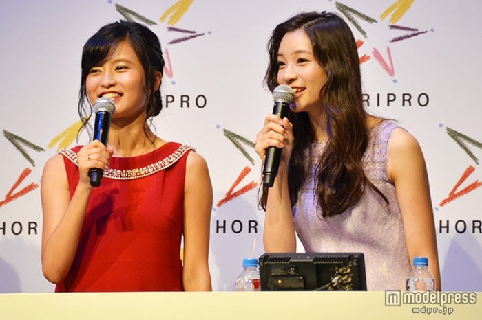 MCを務めた小島瑠璃子、足立梨花
