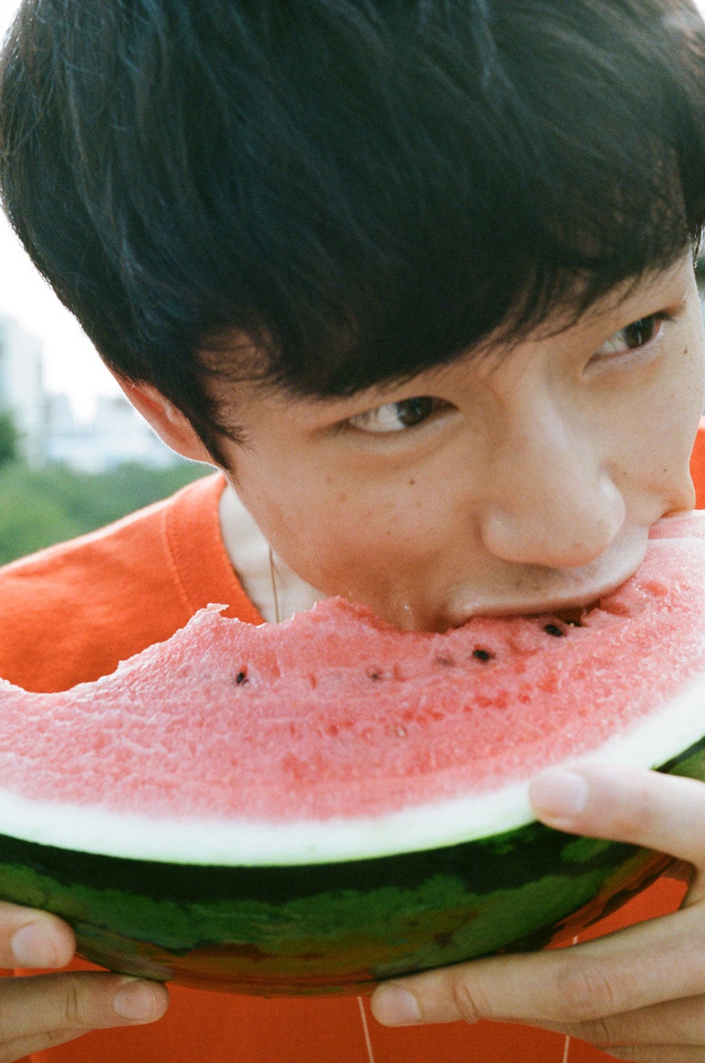 坂口健太郎／撮影：田邊 剛（画像提供：集英社）