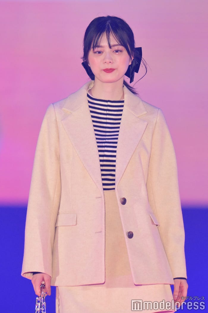 紺野彩夏(C)モデルプレス