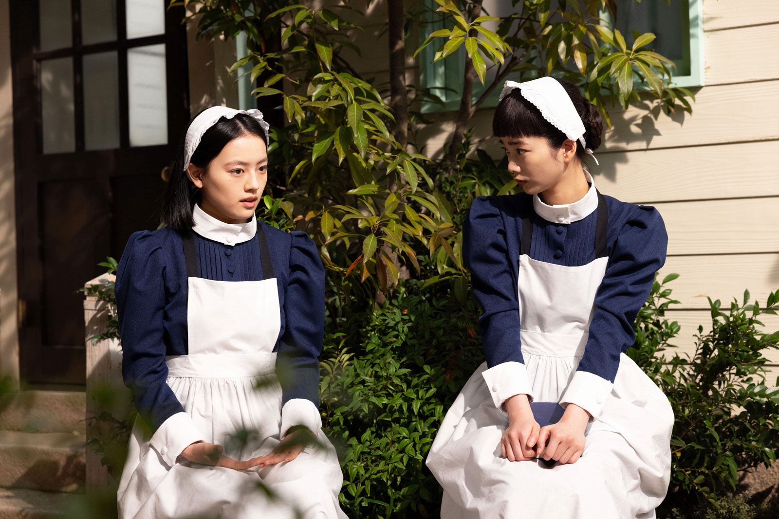 上坂樹里、見上愛「風、薫る」第37話（C）NHK