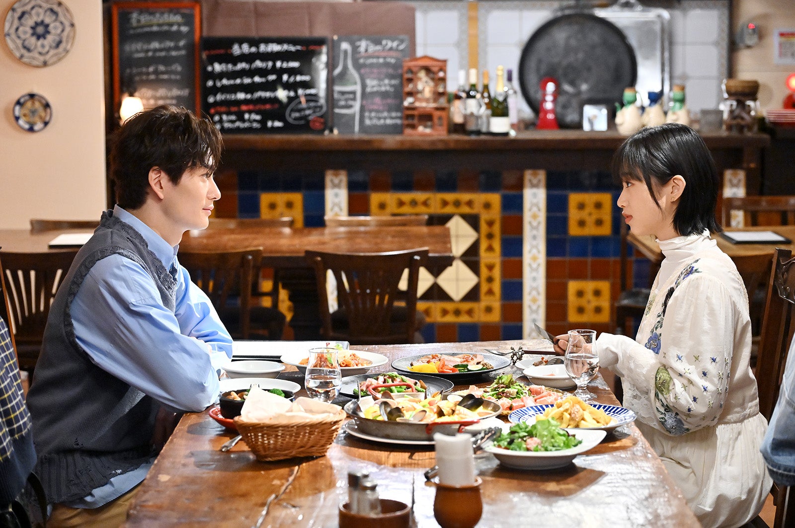 岡田将生、河合優実「不適切にもほどがある！」第7話より（C）TBS