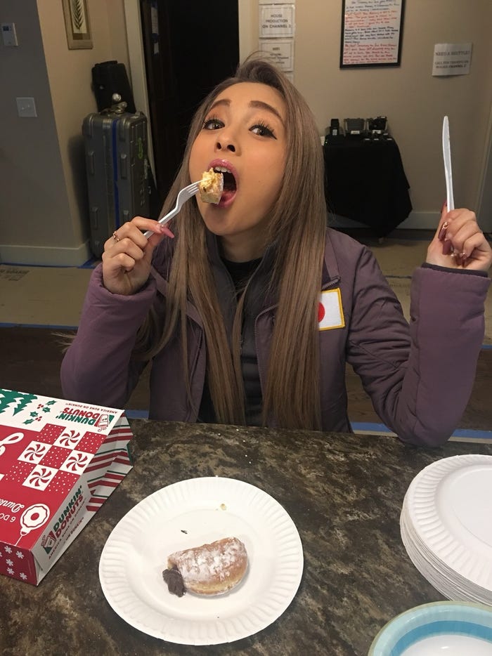 食べるゆきぽよ(写真提供:所属事務所)