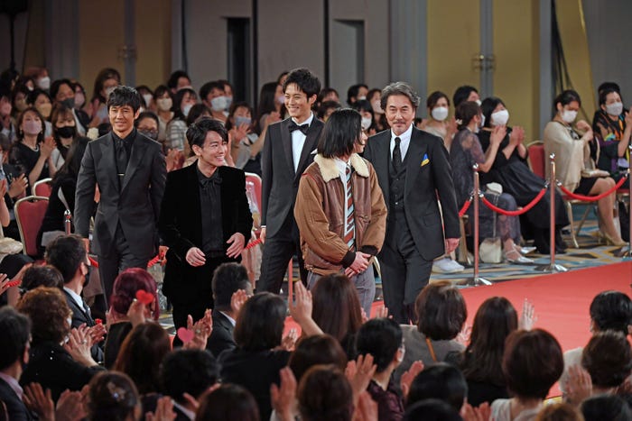 西島秀俊、佐藤健、松坂桃李、菅田将暉、役所広司(C)東京写真記者協会