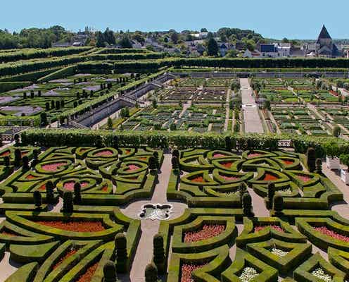 まるで絵本の世界!世界のロマンティックな絶景庭園5選