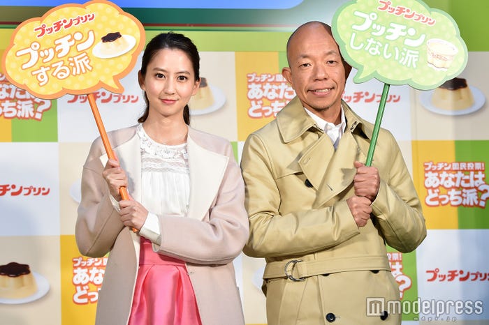 河北麻友子、小峠英二(C)モデルプレス