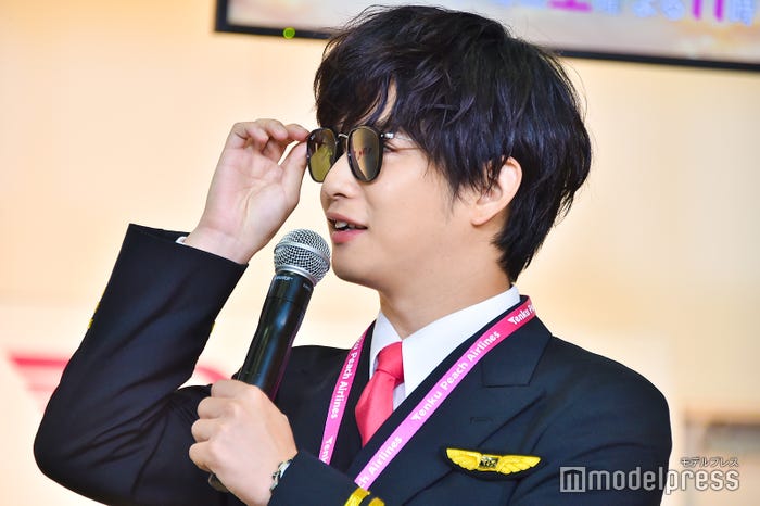サングラスをかけて登場した千葉雄大 (C)モデルプレス