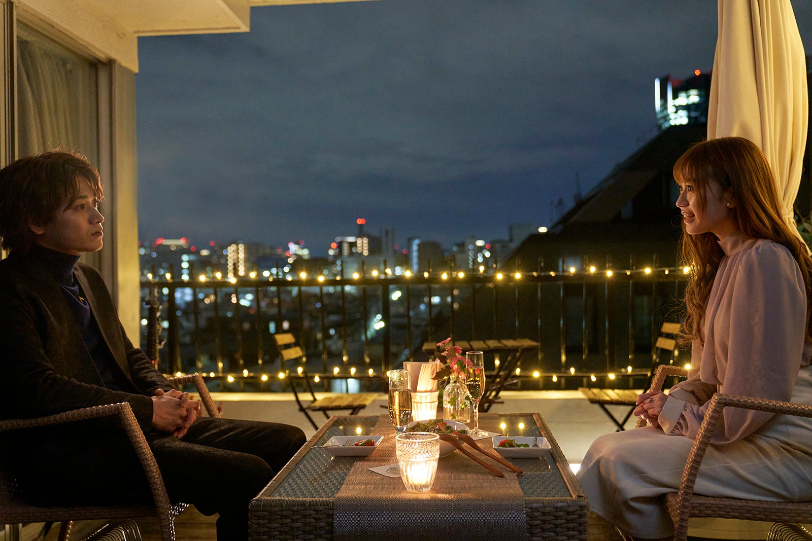 井上想良、香音「ガチ恋粘着獣」第1話 （C）ABC