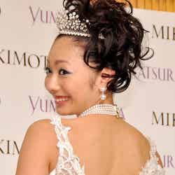2012年2月に行われた桂由美グランドコレクション「THE WIND OF ASIA」に出演した安藤美姫