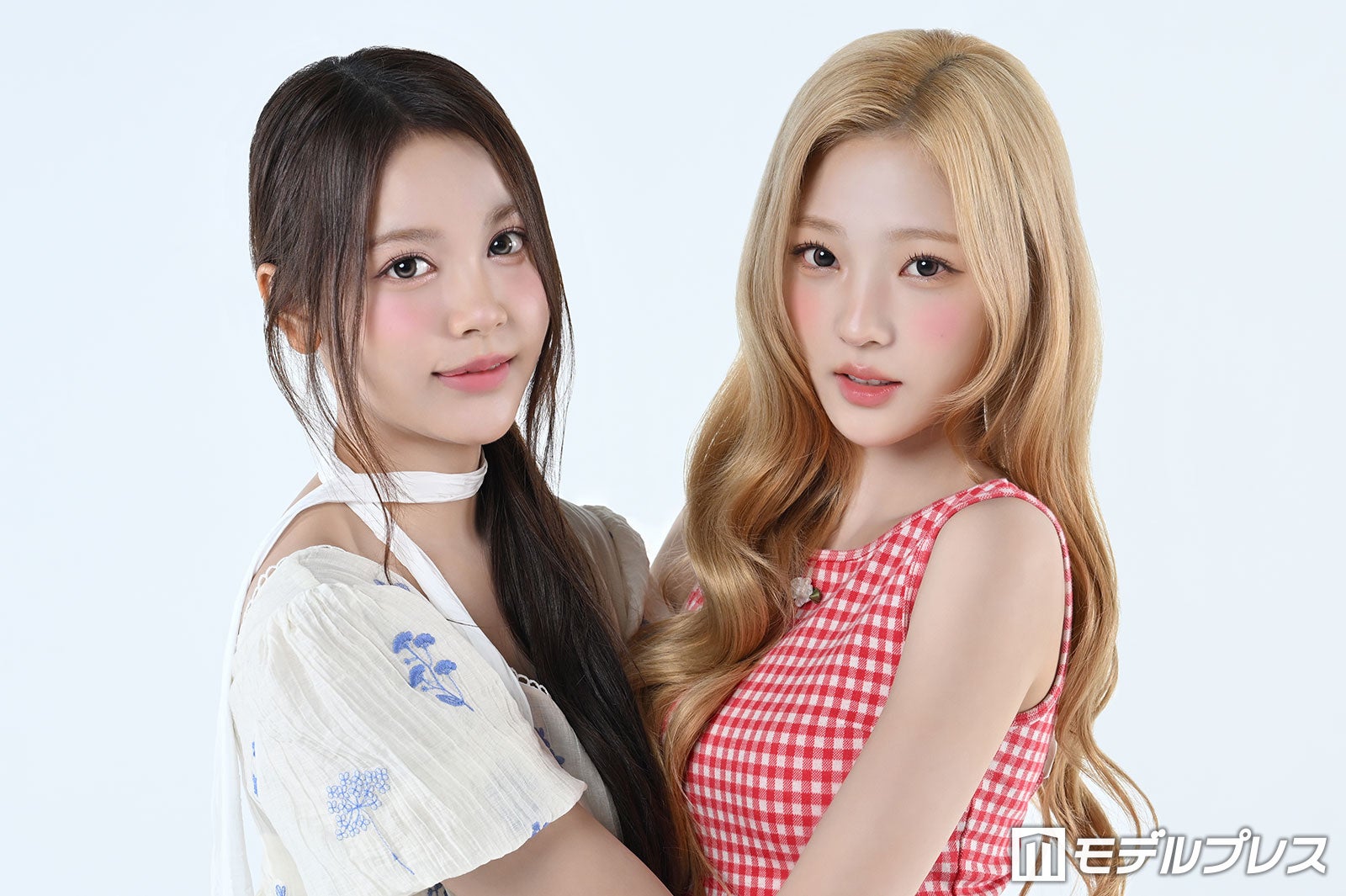 カルメン、ステラ（C）モデルプレス