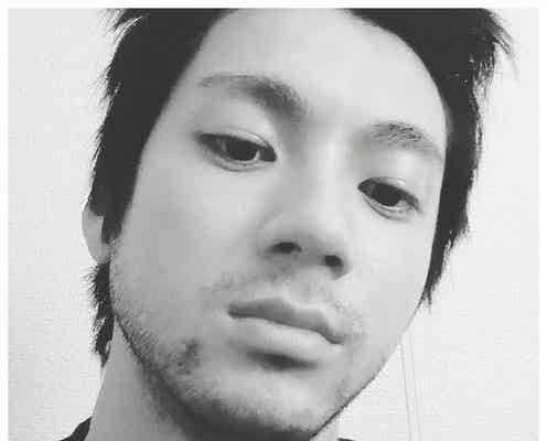 山田裕貴、ワイルドなヒゲ姿の自撮りに反響 「オフ感最高」「かっこいい」